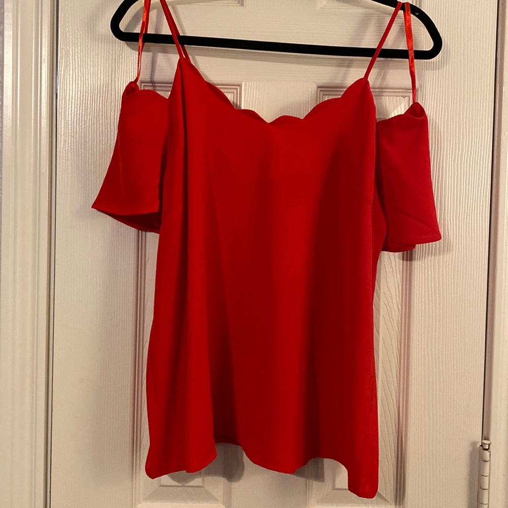 Scalloped Open Shoulder Top in Red